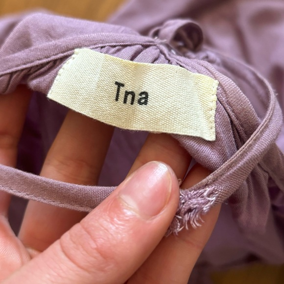 Aritzia TNA Womens Open Black Flowy Tie Ruffle Tiered
Mini Dress in Lavender - Picture 6 of 14